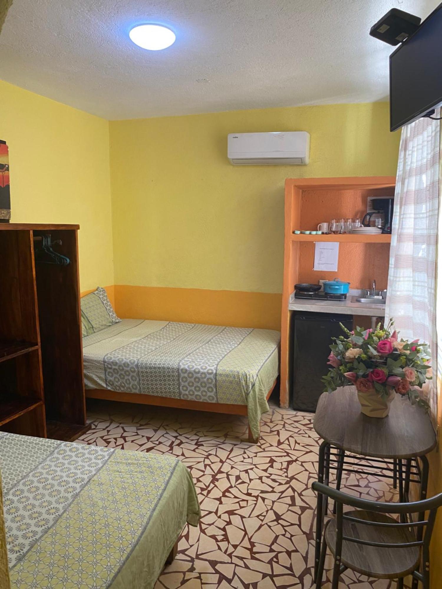 Hotel Las Salinas Сиуатанехо Экстерьер фото